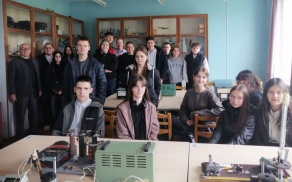 Лабораторные занятия с учащимися агрокласса