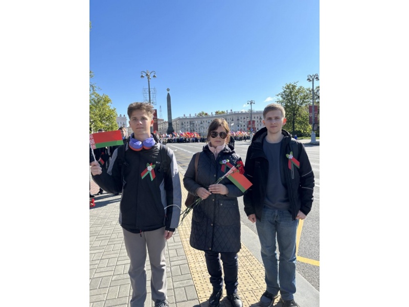 Возложении цветов к Обелиску Победы